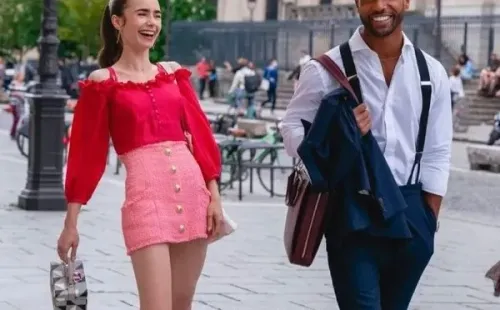 Emily y Alfie. Foto: (Netflix)