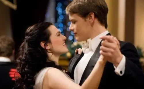 Sam Heughan en Una Princesa para Navidad. Foto: (IMDB)