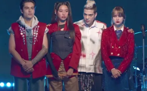 Algunos de los miembros de Rebelde. Foto: (Netflix)