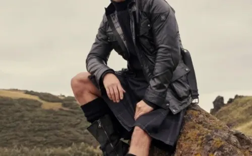 Sam Heughan con el kilt. Foto: (@samheughan)