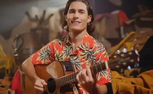 Guido Messina es Julián. Foto: (Netflix)