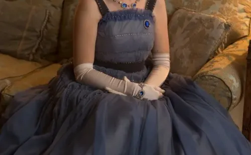 Claire Foy en su papel de Isabel II. Foto: (Netflix)