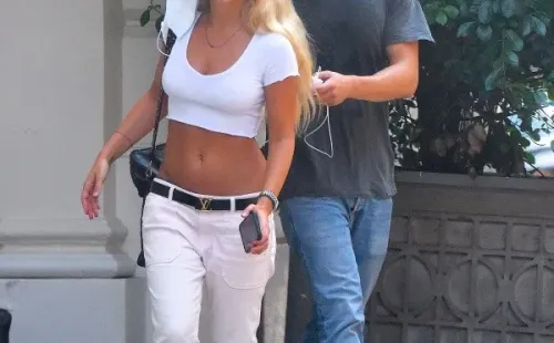 Sebastián Stan y Alejandra Onieva. Foto: (Getty)