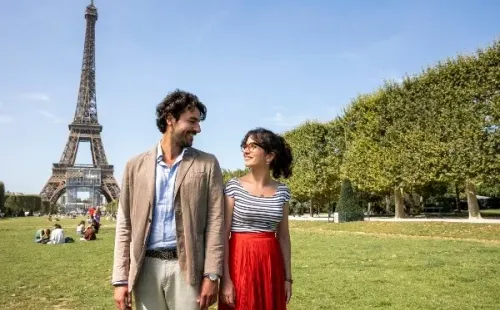 Michele Rosiello y Claudia Gusmano en la temporada 2 (Foto: Netflix)