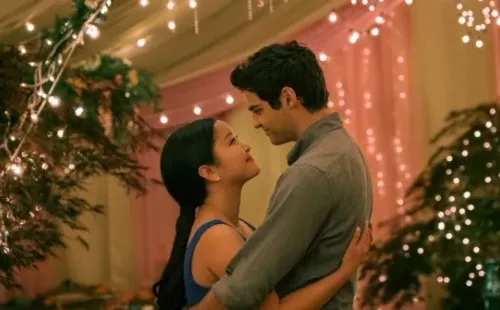 Lana Condor y Noah Centineo en A todos los chicos: Para Siempre. Foto: (Netflix)