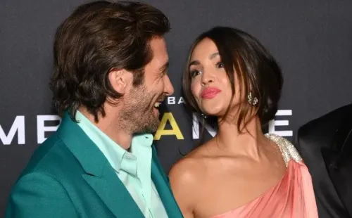 Una de las fotos que tanto dio que hablar de Jake Gyllenhaal y Eiza González. Foto: (Getty)