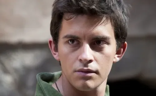 Jonathan Bailey en Leonardo. Foto: (IMDB)