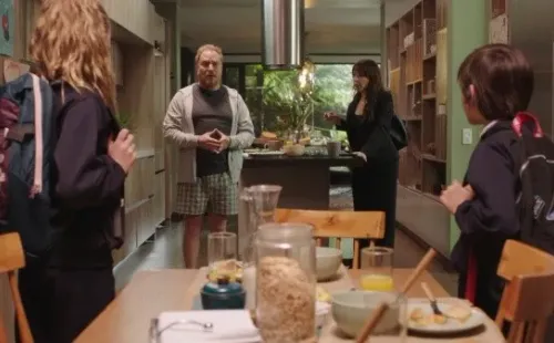 William Díaz y su familia. Foto: (Prime Video)