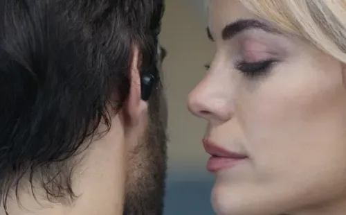 Emilia Attias en En la Mira. Foto: (Warner)