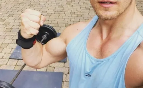 Sam Heughan entrenando. Foto: (@samheughan)