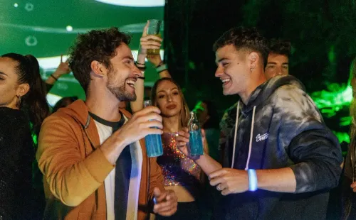 Albert Baró en Bienvenidos a Edén. Foto: (Netflix)