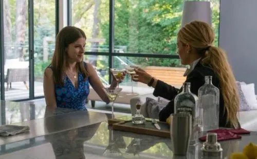 Anna Kendrick y Blake Lively protagonizan A Simple Favor.