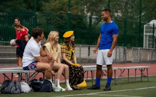Gabriel, Camille, Emily y Alfie. Foto: (Netflix)