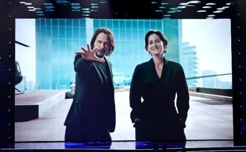 keanu reeves carrie-anne moss matrix