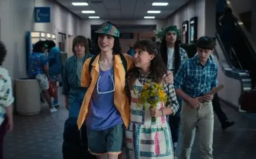 Finn Wolfhard y Millie Bobby Brown. Foto: (Netflix)