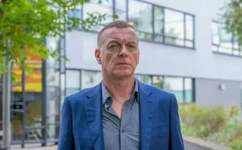 Hugo Speer interpreta a David Bradford (Foto: Acorn TV)