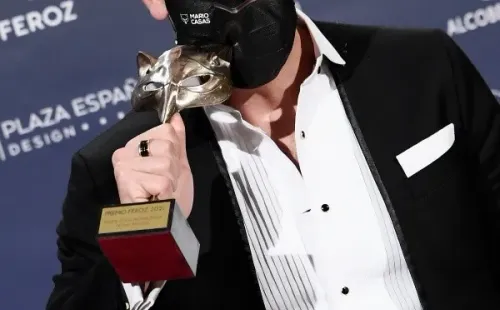Mario Casas, ganador del Premio Feroz a Mejor Actor (Getty).