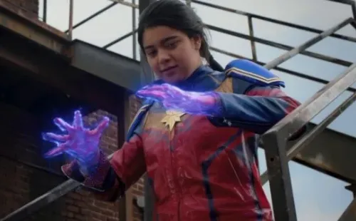 Iman Vellani en Ms. Marvel. Foto: (IMDB)