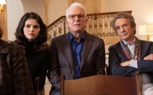 Steve Martin, Martin Short y Selena Gomez protagonizan Only Murders in the Building (Star+).