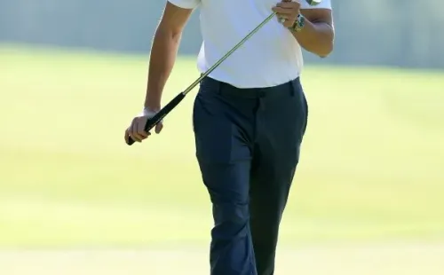 Tom Holland jugando al golf. Foto: (Getty)