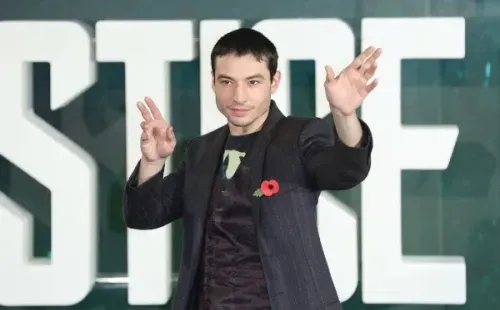 ezramiller-warner-justiceleague
