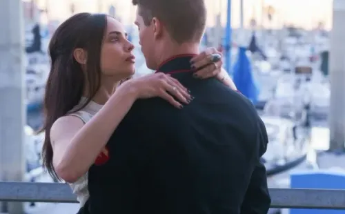 Sofia Carson y Nicholas Galitzine protagonizan Corazones Malheridos (Netflix).