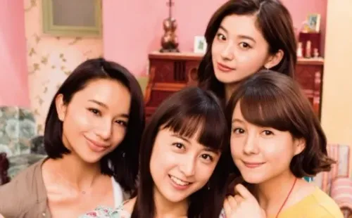 Las protagonistas de Tokyo Alice. Foto: (IMDB)