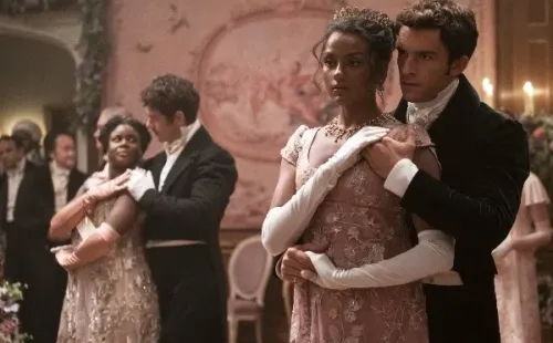 Jonathan Bailey en Bridgerton (Netflix).