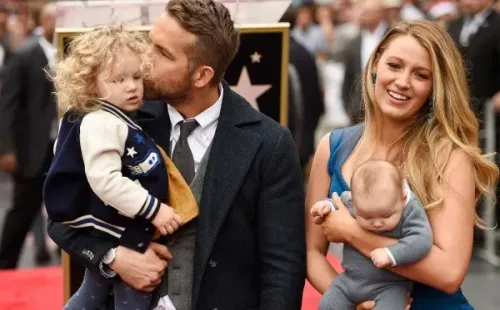 Ryan Reynolds y Blake Lively con sus dos hijas mayores (Getty).