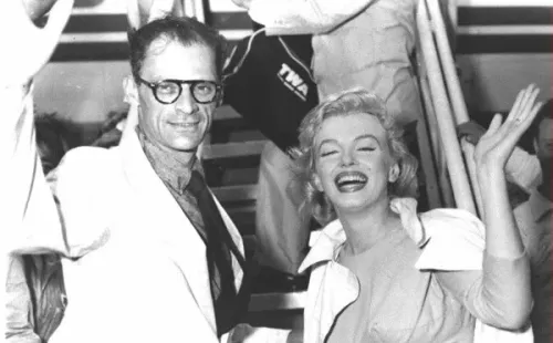 Arthur Miller y Marilyn Monroe en 1956 (Getty).