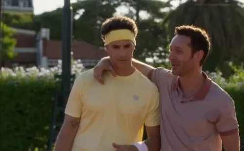 Benjamín Vicuña y Lucas Akoskin. Foto: (Amazon Prime Video)
