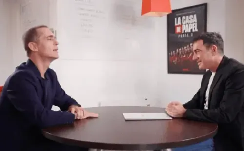 Pedro Alonso y Álex Pina en TUDUM (Netflix).