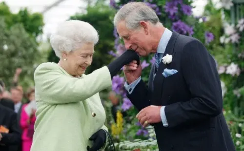 Isabel II y Carlos III. Foto: (Getty)