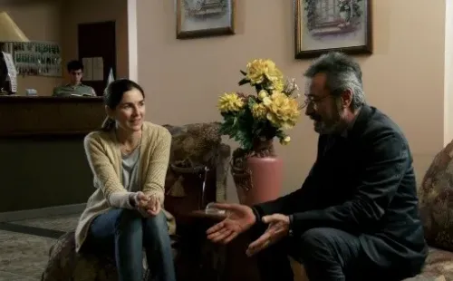 El ciudadano ilustre (IMDb).