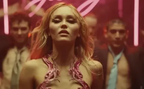 Lily Rose-Depp protagoniza The Idol (IMDb).