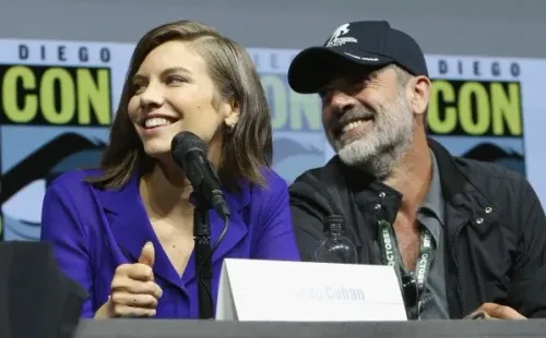 Jeffrey Dean Morgan y Lauren Cohan en 2018 (Getty).