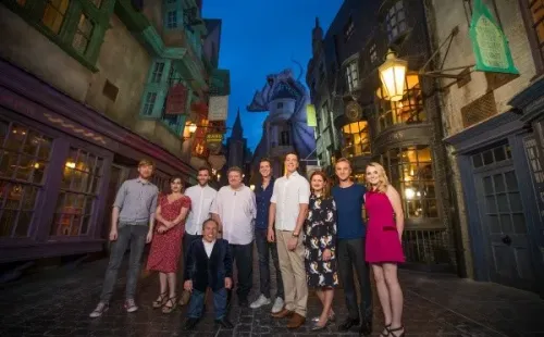 Robbie Coltrane junto al reparto de Harry Potter (Getty).