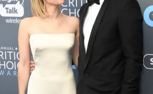 Evan Peters y Emma Roberts en 2018 (Getty).