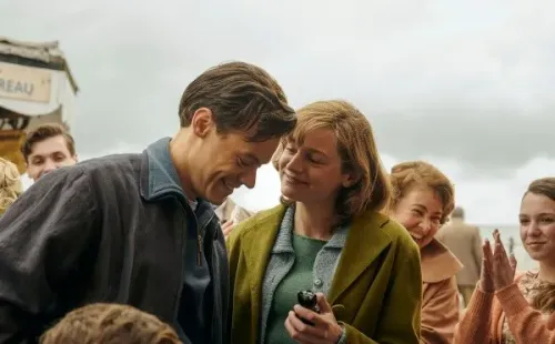 Harry Styles y Emma Corrin protagoniza My Policeman (Prime Video).