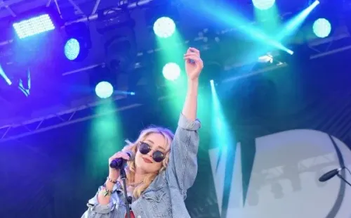 Clean Bandit presentó una colaboración con Elley Duhé (Getty).