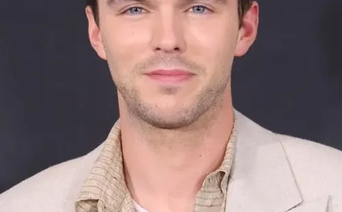 Nicholas hoult el menu