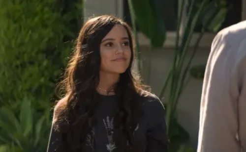 Jenna Ortega interpretó a Ellie Alves en You (IMDb).
