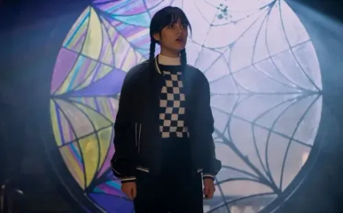 Jenna Ortega interpreta a Merlina Addams en Netflix (IMDb).