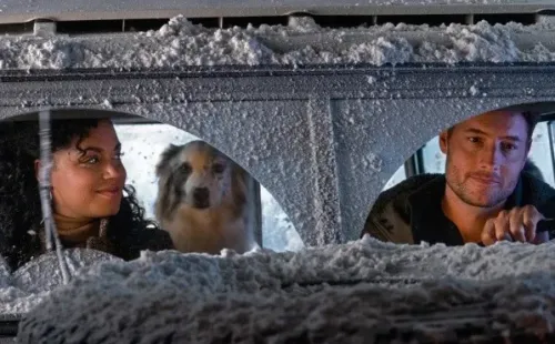 Justin Hartley y Barrett Doss protagonizan The Noel Diary en Netflix (IMDb).