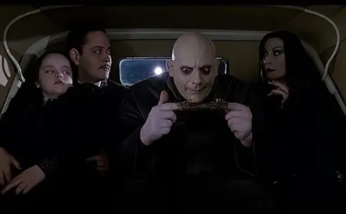 familiaaddams-locosaddams