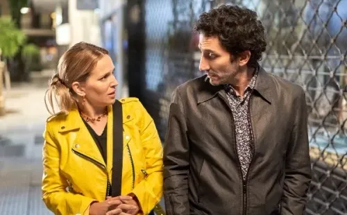 Juan Minujín y Luisana Lopilato protagonizan Matrimillas (Netflix).