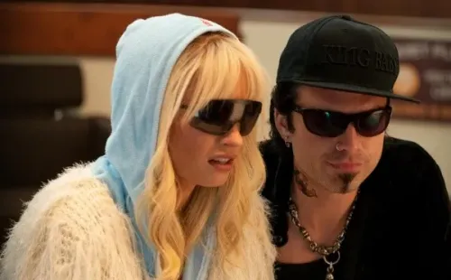 Lily James interpretó a Pamela Anderson en Pam & Tommy (Star+).
