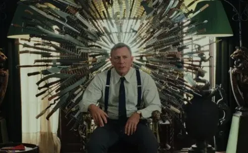 Knives Out, el éxito de Rian Johnson de 2019 (IMDb).