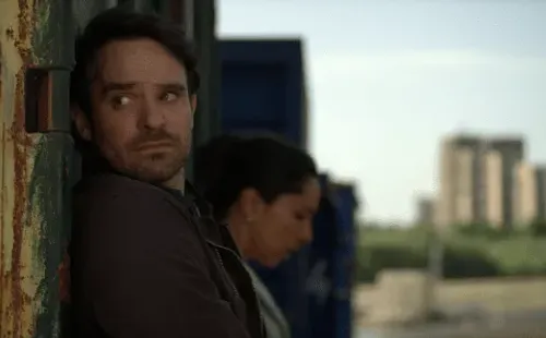 Charlie Cox en Traición. Foto: (Netflix)