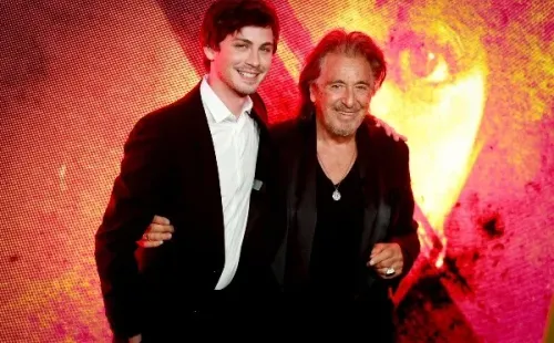 Logan Lerman y Al Pacino presentan la segunda temporada de Hunters (Prime Video).